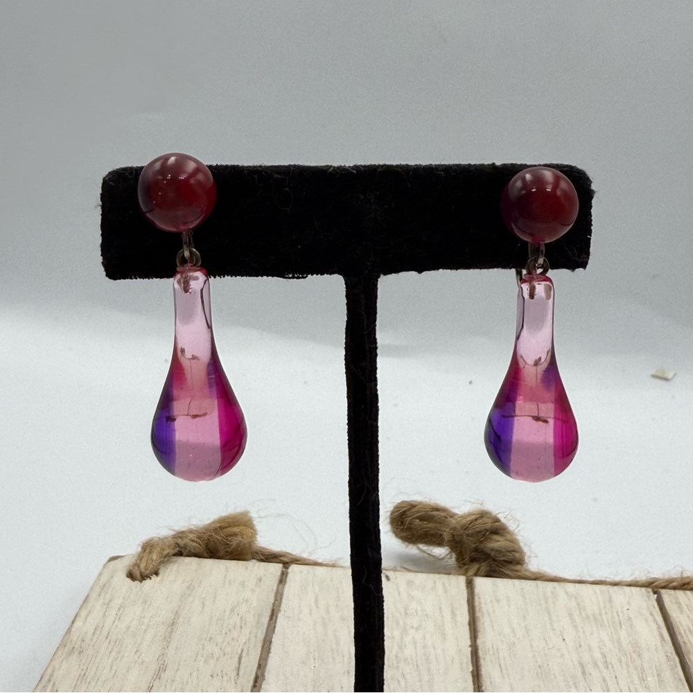Vintage clip on Elegant Pink and Purple plastic Drop Earrings